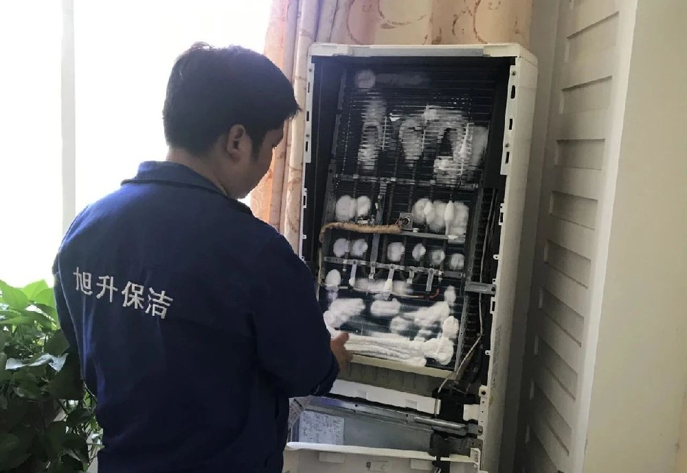 “空調(diào)耗電量飆升？深度清洗立省30%電費！”